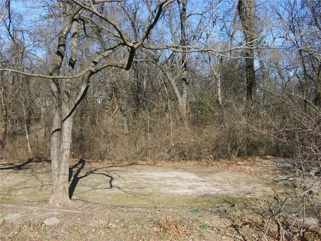 1203 E Quincy Street, Pittsburg, KS 66762