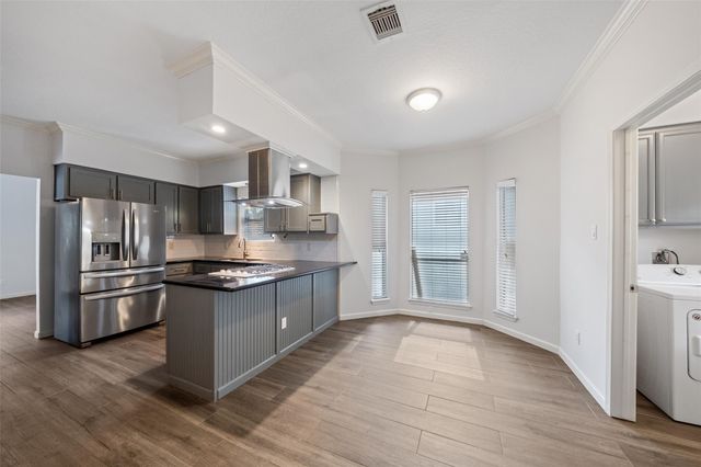 6215 Ash Oak Drive, Houston, TX 77091