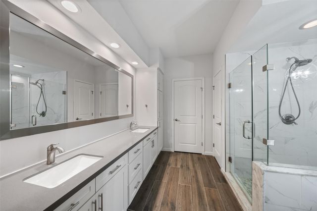 6215 Ash Oak Drive, Houston, TX 77091