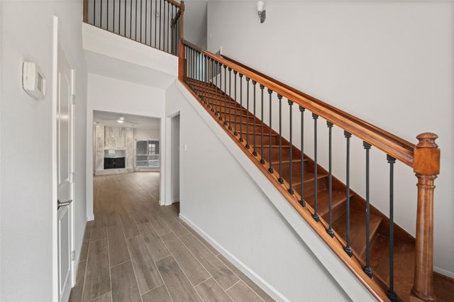 6215 Ash Oak Drive, Houston, TX 77091