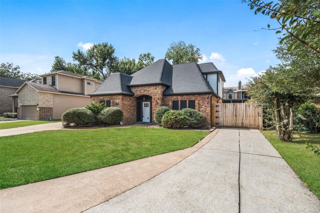 6215 Ash Oak Drive, Houston, TX 77091