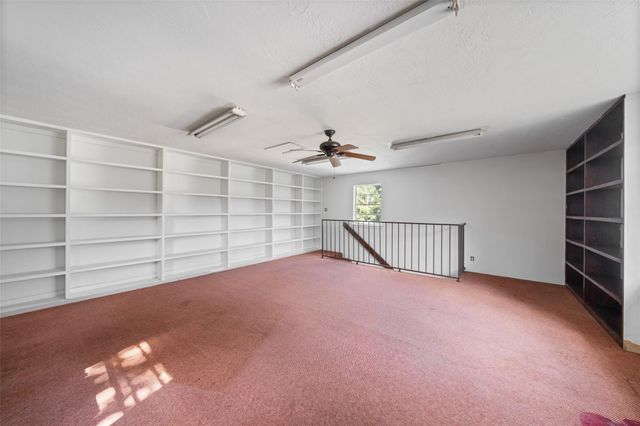 6215 Ash Oak Drive, Houston, TX 77091