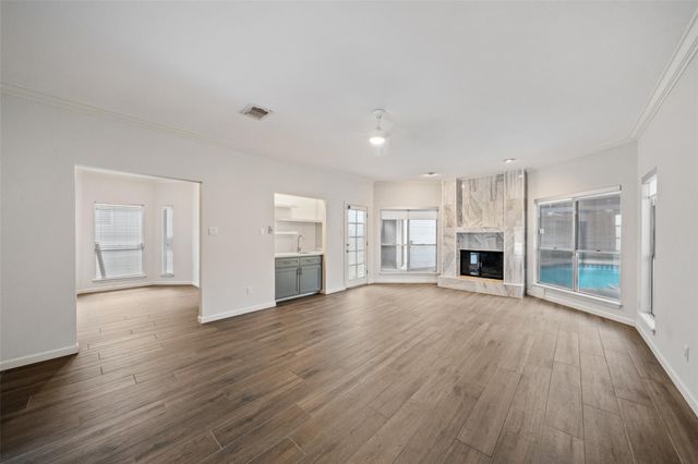 6215 Ash Oak Drive, Houston, TX 77091