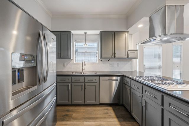 6215 Ash Oak Drive, Houston, TX 77091
