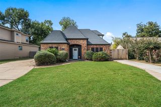 6215 Ash Oak Drive, Houston, TX 77091