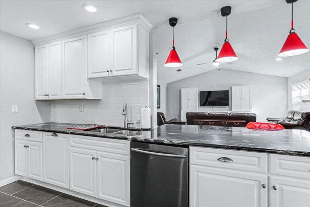 1851 Winery Way, Tallahassee, FL 32317