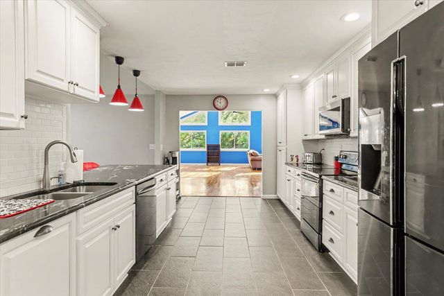 1851 Winery Way, Tallahassee, FL 32317