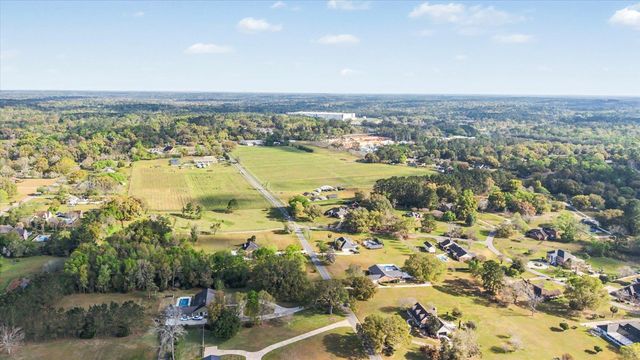 1851 Winery Way, Tallahassee, FL 32317