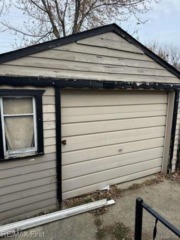 11243 Fisher Avenue, Warren, MI 48089