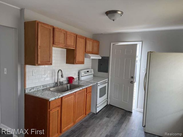 11243 Fisher Avenue, Warren, MI 48089