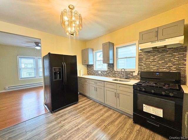 84-56 164th Street 2nd Fl, Jamaica, NY 11432