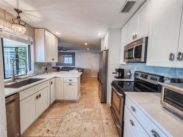 24 CLARIDGE COURT S, Palm Coast, FL 32137