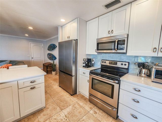 24 CLARIDGE COURT S, Palm Coast, FL 32137