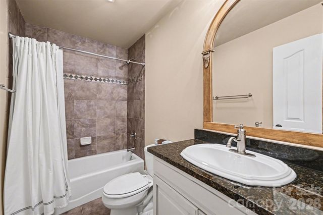 7806 Turnberry Lane, Stanley, NC 28164