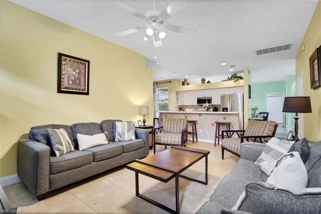 977 Briarwood BLVD, Naples, FL 34104