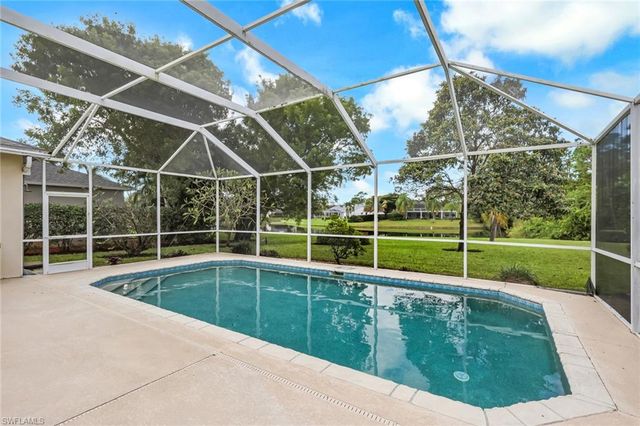 977 Briarwood BLVD, Naples, FL 34104