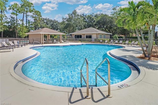 977 Briarwood BLVD, Naples, FL 34104