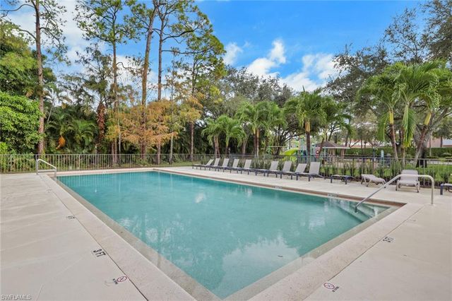 977 Briarwood BLVD, Naples, FL 34104