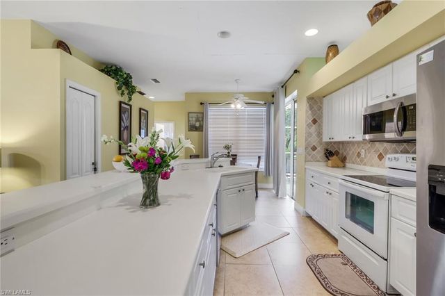 977 Briarwood BLVD, Naples, FL 34104