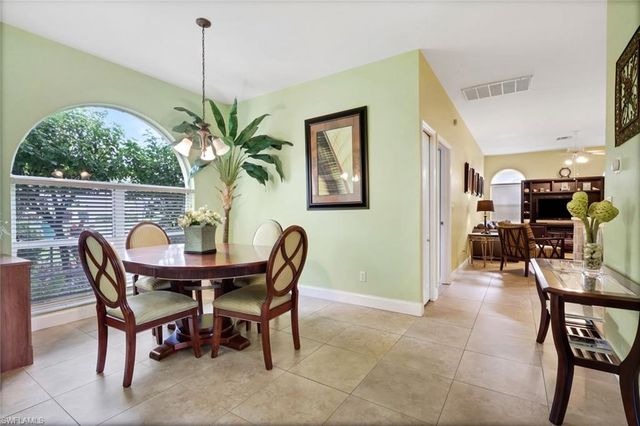 977 Briarwood BLVD, Naples, FL 34104