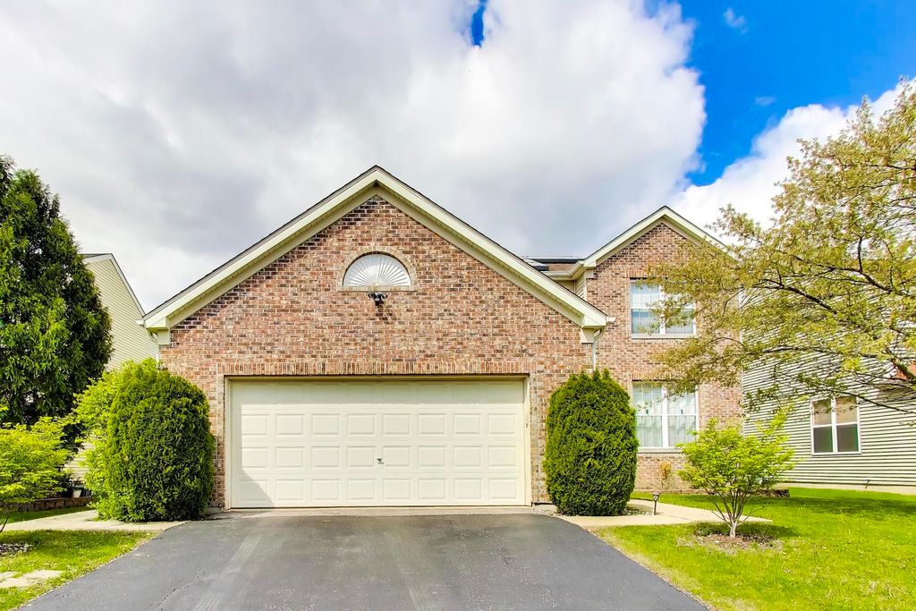 248 S Litchfield Drive, Round Lake, IL 60073