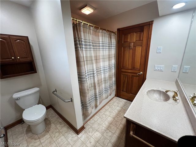 16244 Delmont Avenue, Strongsville, OH 44136