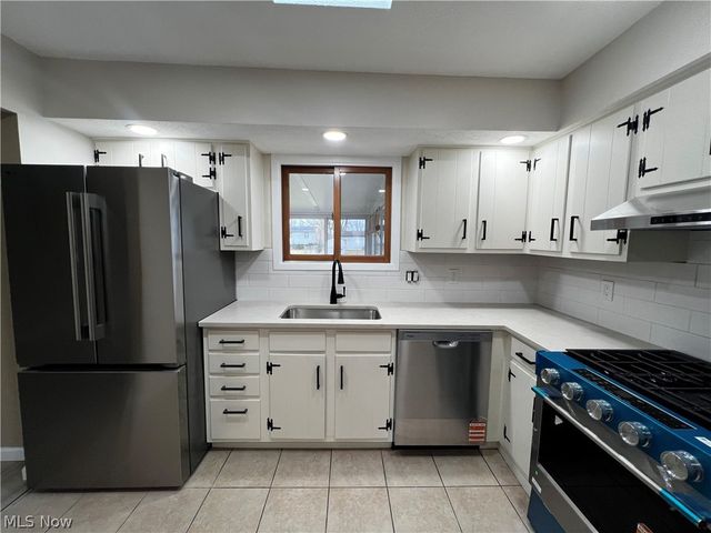 16244 Delmont Avenue, Strongsville, OH 44136