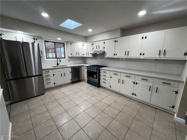 16244 Delmont Avenue, Strongsville, OH 44136