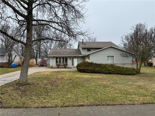 16244 Delmont Avenue, Strongsville, OH 44136