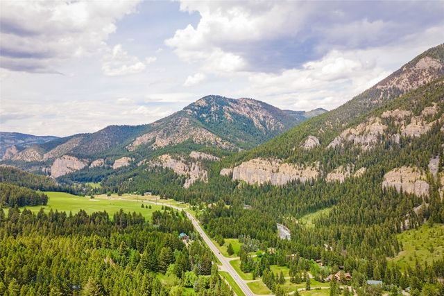 63921 Gallatin Road, Gallatin Gateway, MT 59730