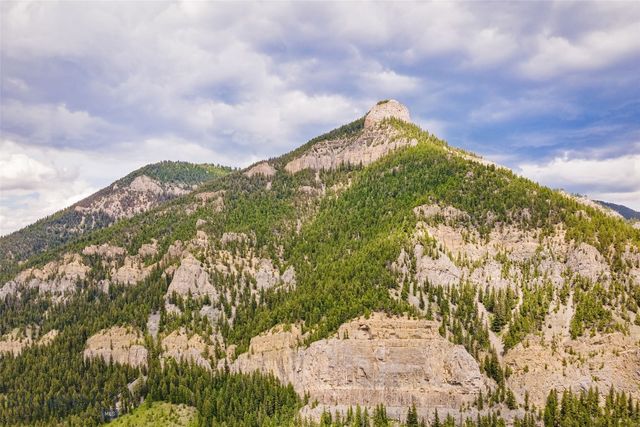 63921 Gallatin Road, Gallatin Gateway, MT 59730