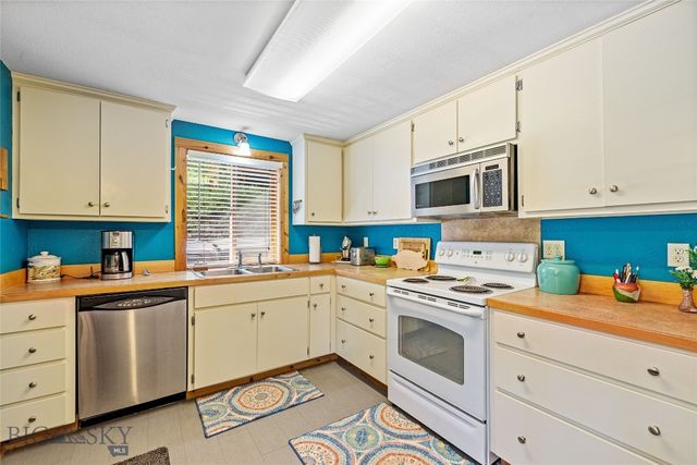 63921 Gallatin Road, Gallatin Gateway, MT 59730