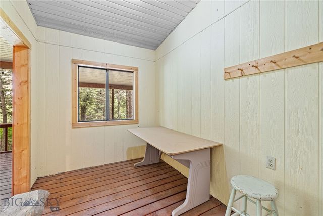 63921 Gallatin Road, Gallatin Gateway, MT 59730