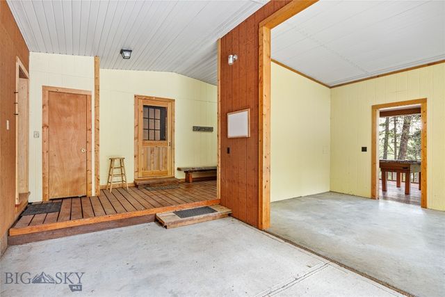 63921 Gallatin Road, Gallatin Gateway, MT 59730