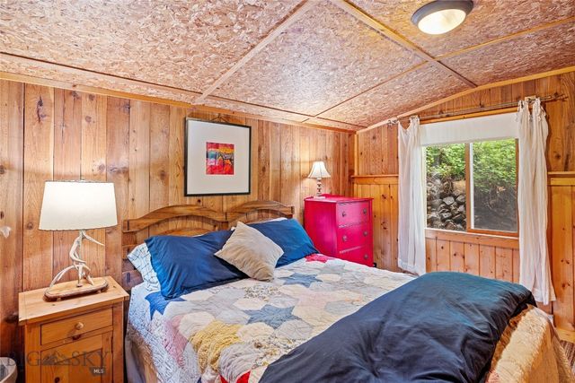 63921 Gallatin Road, Gallatin Gateway, MT 59730