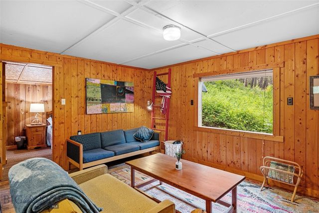 63921 Gallatin Road, Gallatin Gateway, MT 59730