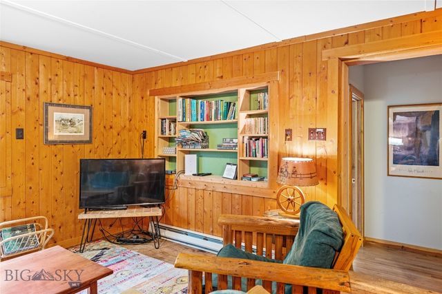 63921 Gallatin Road, Gallatin Gateway, MT 59730