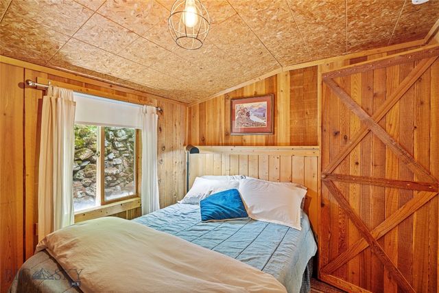 63921 Gallatin Road, Gallatin Gateway, MT 59730