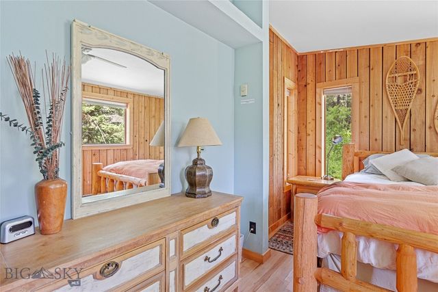 63921 Gallatin Road, Gallatin Gateway, MT 59730