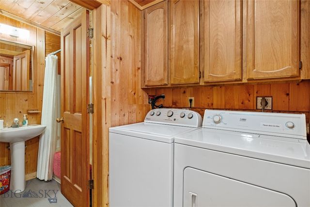 63921 Gallatin Road, Gallatin Gateway, MT 59730