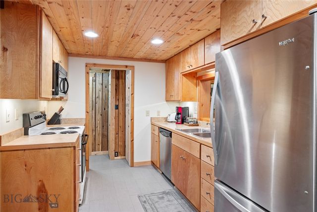 63921 Gallatin Road, Gallatin Gateway, MT 59730