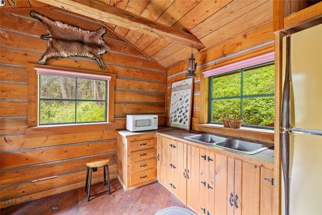 63921 Gallatin Road, Gallatin Gateway, MT 59730