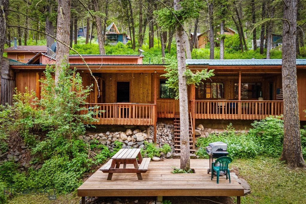 63921 Gallatin Road, Gallatin Gateway, MT 59730