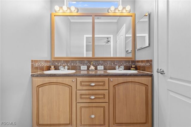 3145 Venus LN, North Fort Myers, FL 33903