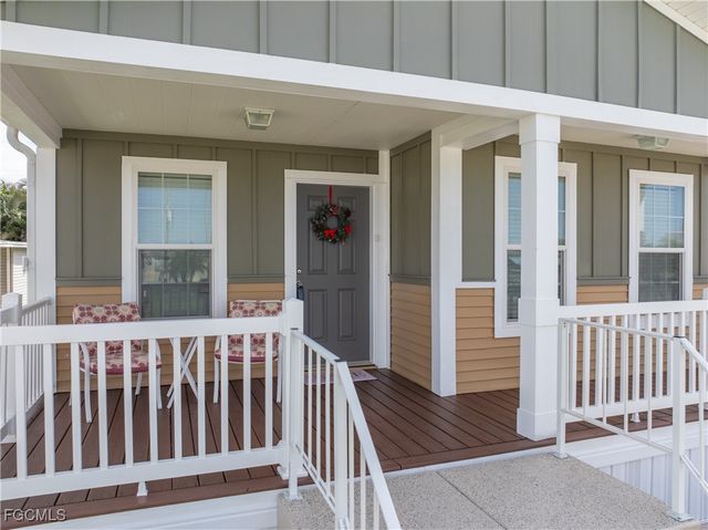 3145 Venus LN, North Fort Myers, FL 33903