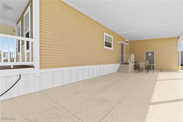 3145 Venus LN, North Fort Myers, FL 33903