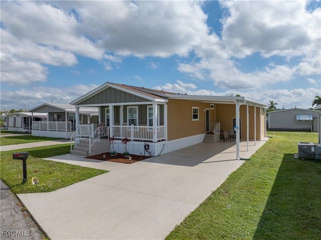 3145 Venus LN, North Fort Myers, FL 33903