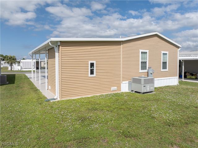 3145 Venus LN, North Fort Myers, FL 33903