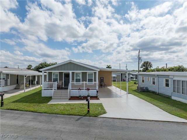 3145 Venus LN, North Fort Myers, FL 33903