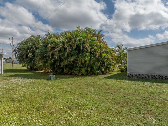 3145 Venus LN, North Fort Myers, FL 33903